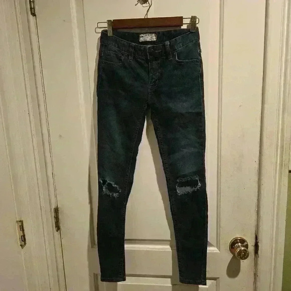Free People Denim - P7455 free people dark wash size 26